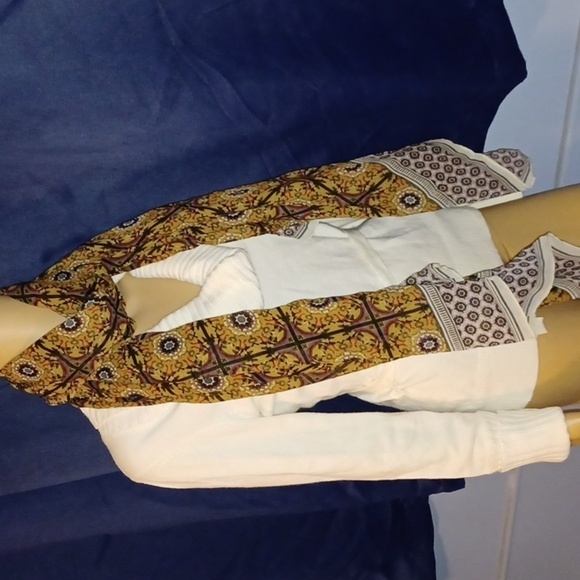 Long Beautiful Brown, Black, White &  Red Scarf/Wrap - Picture 1 of 9